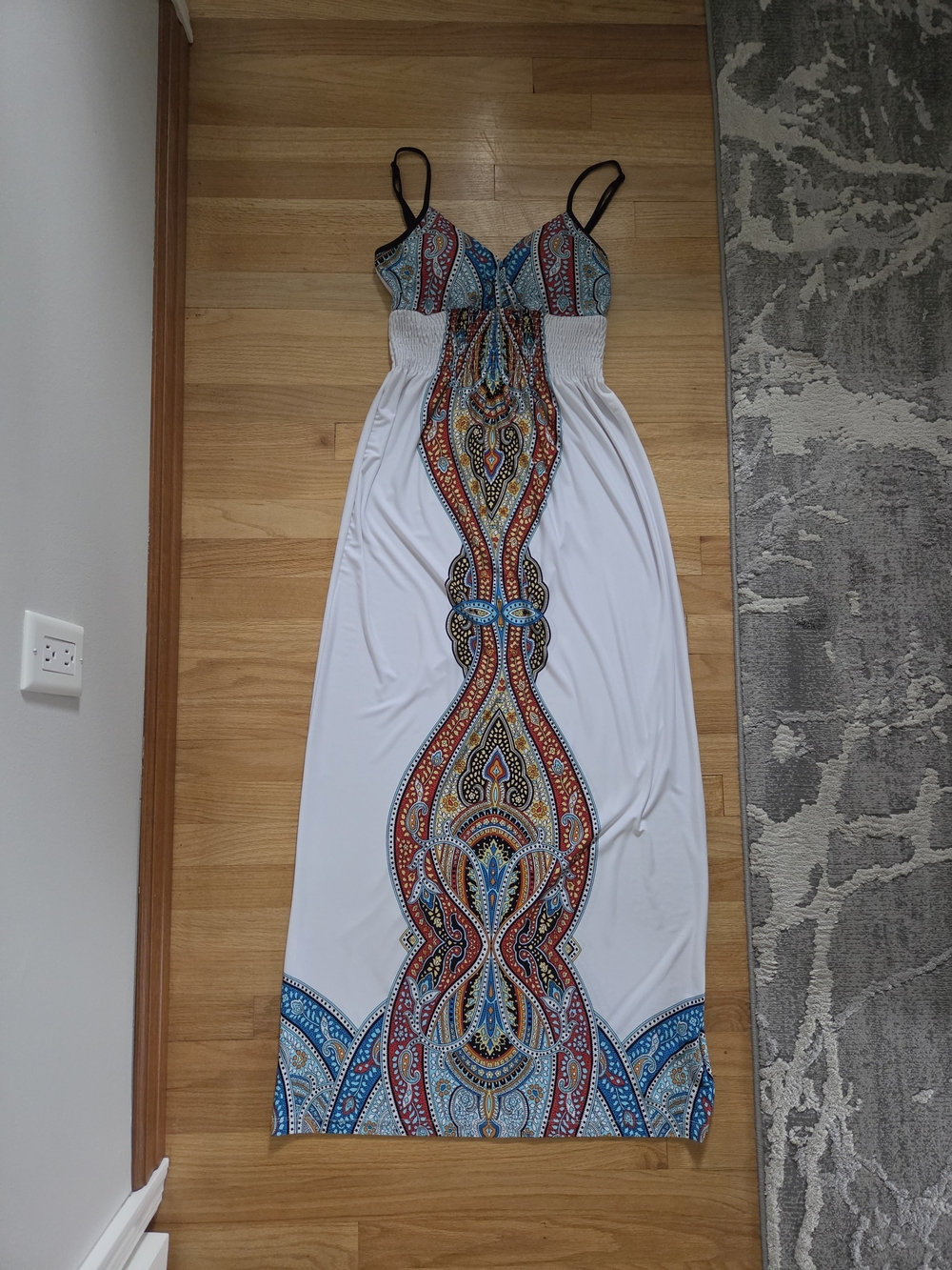 Snap White Maxi Dress with Multicolor Paisley Print (size M)